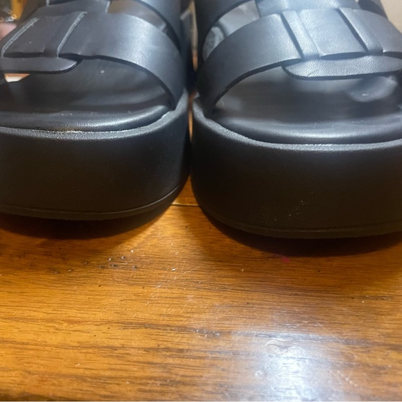 Super cute and comfortable sandals!! - Picture 4 of 6